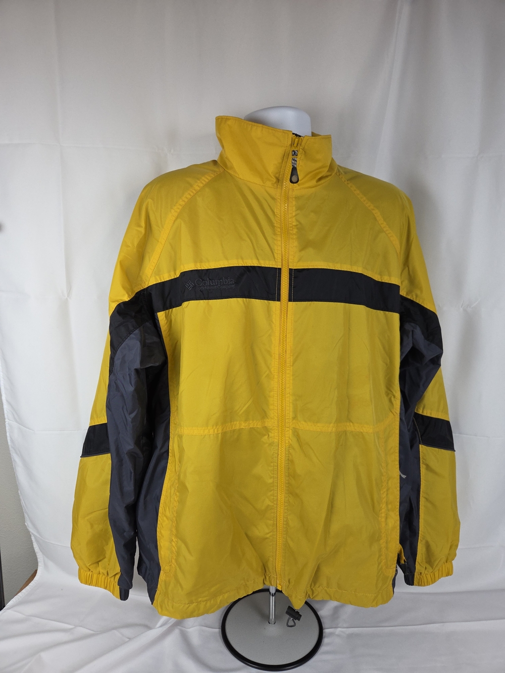 Columbia Men's Yellow and Black Windbreaker Jacket...super Clean!!!